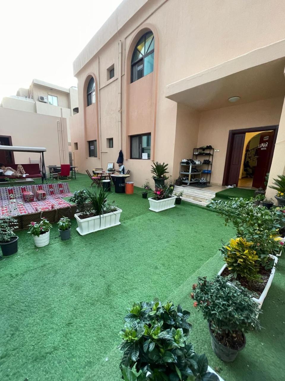 The Villa Hostel - By Lunar Abu Dhabi Buitenkant foto